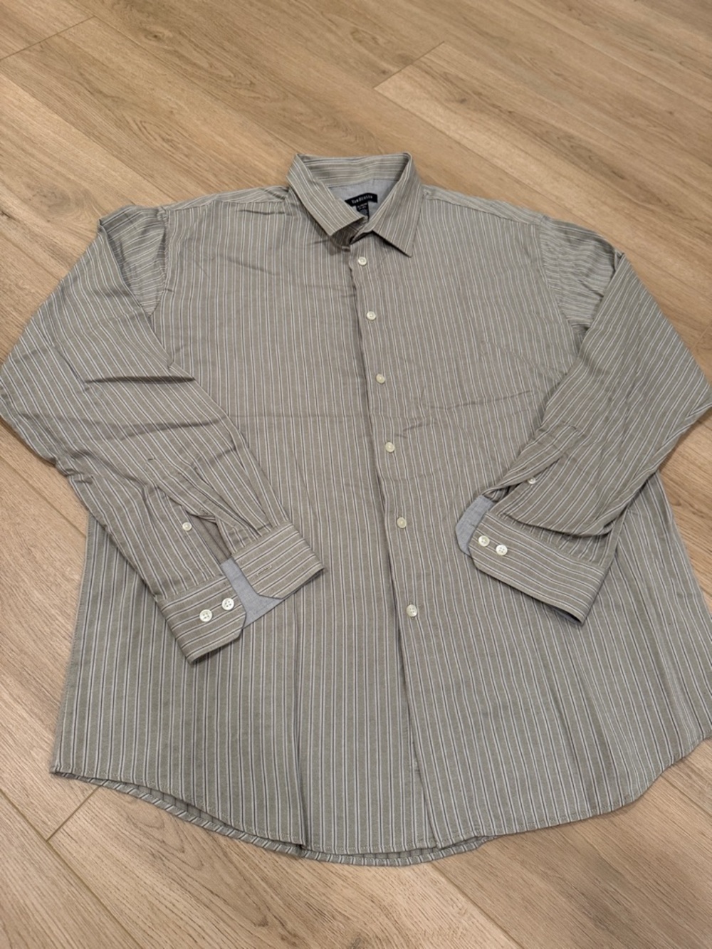 Van Heusen Men's Pinstripe Dress Shirt